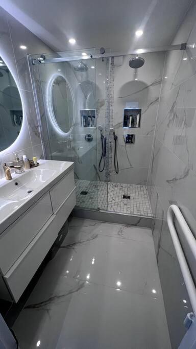 Nice Apartment With Amazing View Of Paris + Parking Luaran gambar